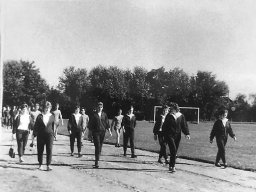 Żeńska drużyna siatkówki LZS Zbiersk początek lat sześćdziesiątych